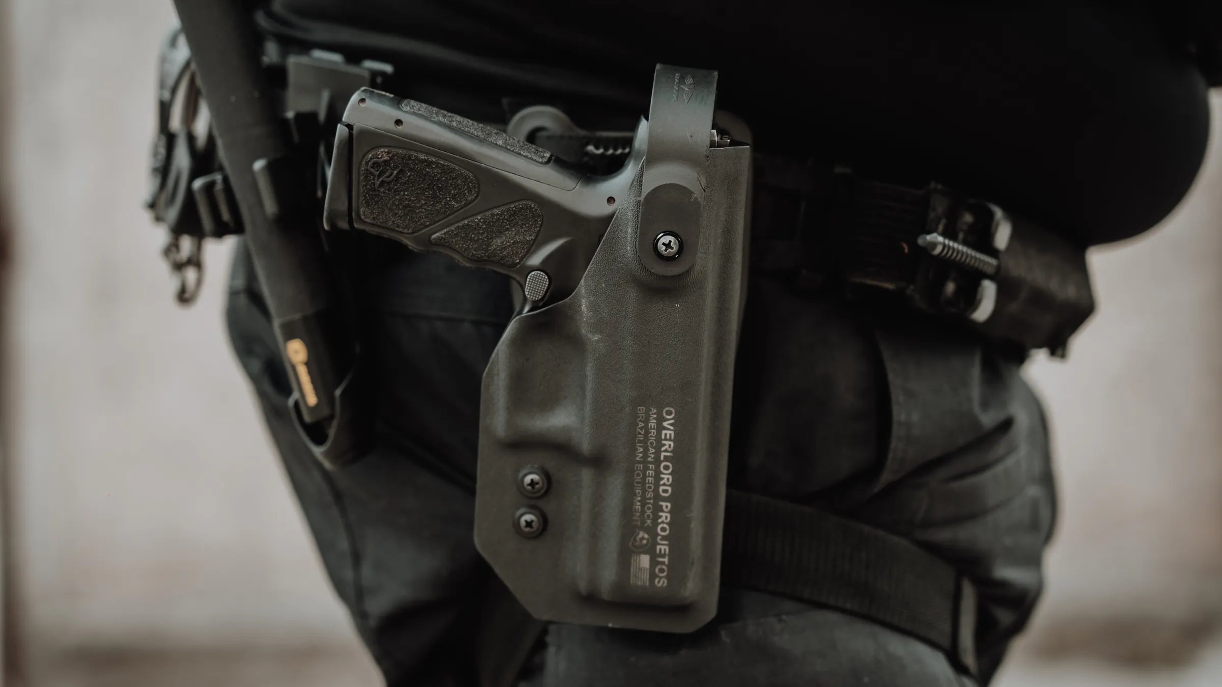 Coldre tático Brazil Spec Ops em uso no cinto de operação